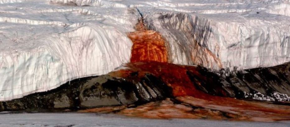 قطب جنوب آبشار خون