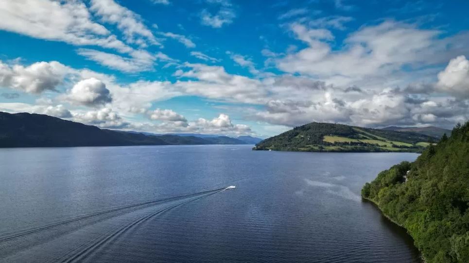 هیولای دریاچه نس اسکاتلند