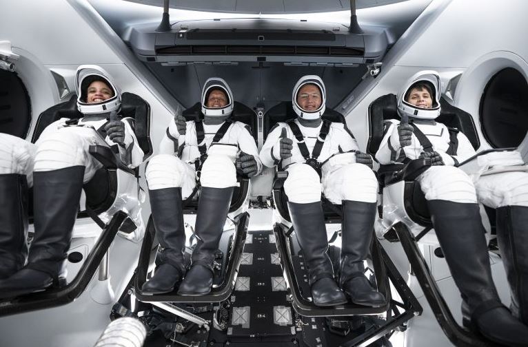 crew 4 فضانوردان