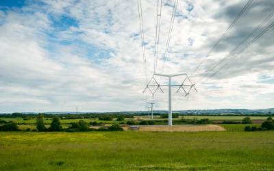 نصب 116 تیر برق T شکل جدید تا پایان سال 2024 در انگلیس!