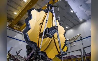 تلسکوپ فضایی جیمز وب آینه خود را با موفقیت در فضا باز کرد